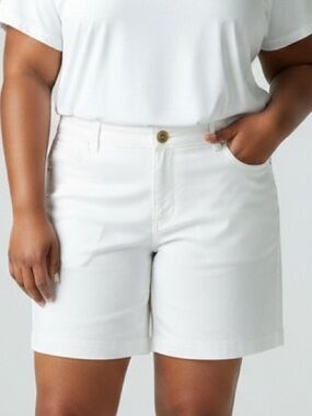 Talbots White Relaxed Chino 7” Shorts| Size 24W
